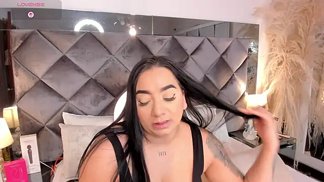 sofhiaa adaams online show from November 18, 2025, 9:30 pm