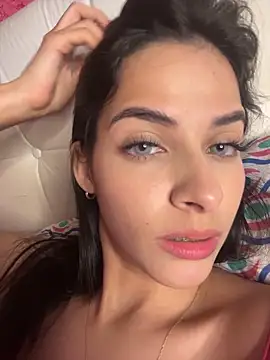 Snapshot of violetta-brown1 chatting on November 13, 2025, 4:55 am violetta-brown1 online show from November 13, 2025, 4:55 am