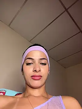 Snapshot of violetta-brown1 chatting on March 5, 2026, 3:02 am violetta-brown1 online show from March 5, 2026, 3:02 am