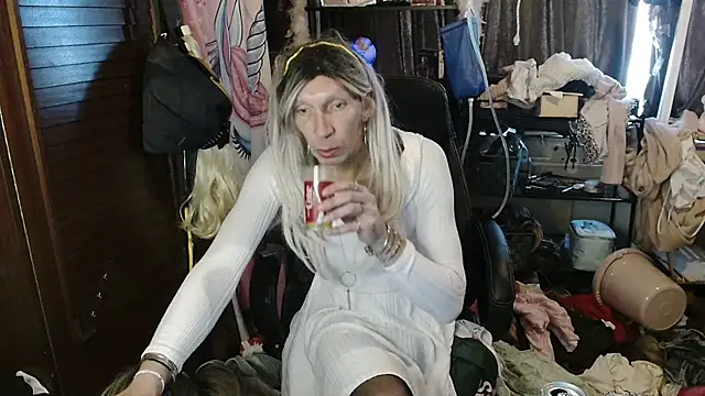 Ombeline1 online show from December 5, 2025, 9:18 am