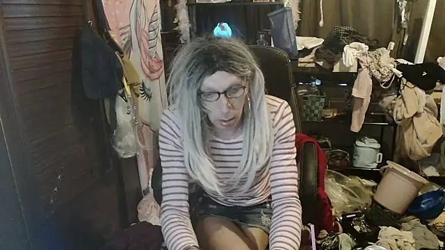 Ombeline1 online show from December 18, 2025, 8:20 am