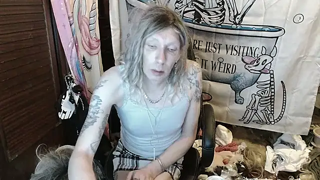 Ombeline1 online show from March 6, 2026, 9:33 pm