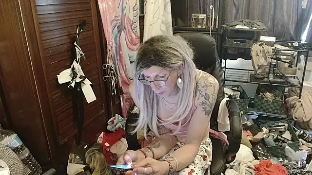 Ombeline1 online show from June 1, 2026, 10:28 am