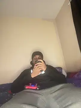 Snapshot of Elgrazonamor chatting on February 22, 2025, 10:31 pm Elgrazonamor online show from February 22, 2025, 10:31 pm