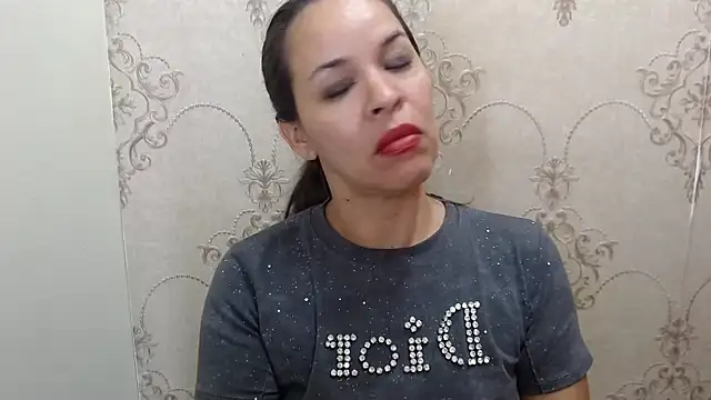 Snapshot of Lizeth_Bels chatting on January 17, 2025, 11:29 pm Lizeth Bels online show from January 17, 2025, 11:29 pm