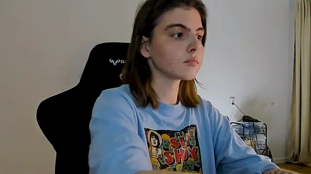 emmamurrr online show from December 8, 2024, 6:39 pm