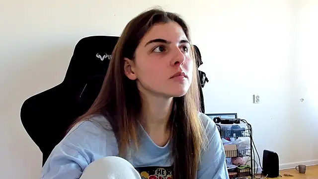 emmamurrr online show from October 1, 2025, 10:43 am