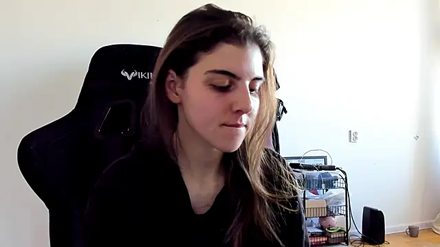 emmamurrr online show from October 7, 2025, 11:29 am