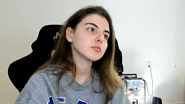 emmamurrr online show from November 29, 2025, 12:08 pm