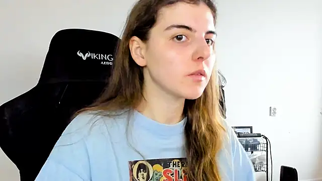 emmamurrr online show from December 1, 2025, 9:36 am