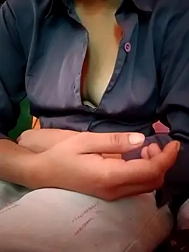 Mangla Bhabhi online show from January 22, 2025, 8:29 am