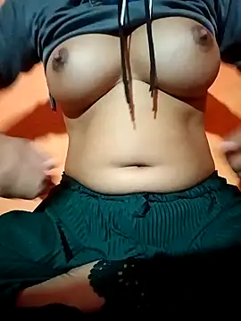 Mangla Bhabhi online show from February 17, 2025, 9:41 pm