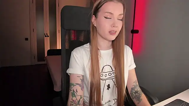 Midnight Mi online show from October 19, 2025, 3:34 pm