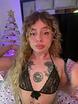 Snapshot of Bonnie_vega chatting on December 13, 2024, 10:45 pm Bonnie vega online show from December 13, 2024, 10:45 pm