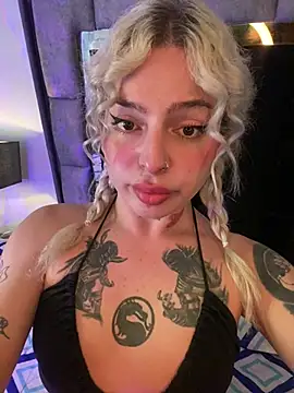 Snapshot of Bonnie_vega chatting on February 22, 2025, 7:47 pm Bonnie vega online show from February 22, 2025, 7:47 pm