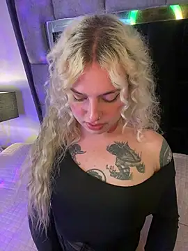 Snapshot of Bonnie_vega chatting on February 26, 2025, 11:04 pm Bonnie vega online show from February 26, 2025, 11:04 pm