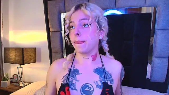 Snapshot of Bonnie_vega chatting on March 4, 2025, 7:54 pm Bonnie vega online show from March 4, 2025, 7:54 pm