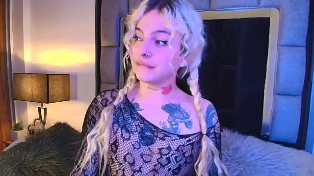 Snapshot of Bonnie_vega chatting on March 21, 2025, 11:01 pm Bonnie vega online show from March 21, 2025, 11:01 pm