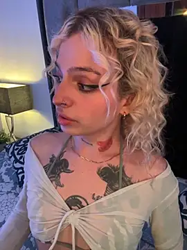Snapshot of Bonnie_vega chatting on September 20, 2025, 9:27 pm Bonnie vega online show from September 20, 2025, 9:27 pm