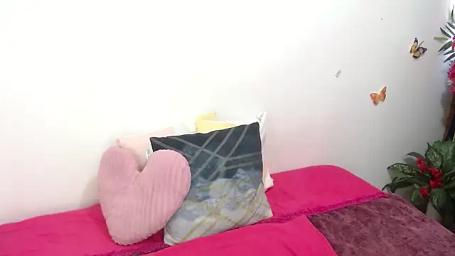 Snapshot of Janeth_Sweet chatting on January 8, 2025, 7:03 pm Janeth Sweet online show from January 8, 2025, 7:03 pm