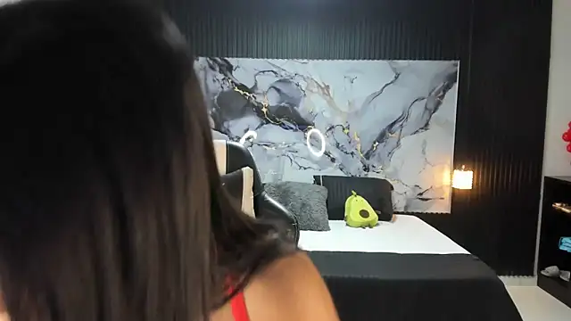 Ivy 16 online show from March 13, 2025, 1:18 pm