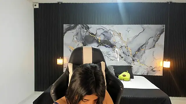 Ivy 16 online show from September 9, 2025, 11:54 am