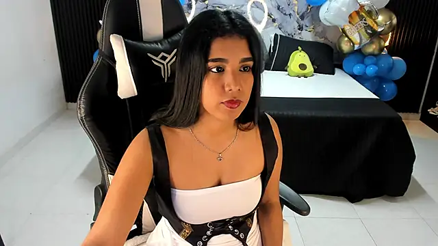 Ivy 16 online show from September 24, 2025, 11:57 am