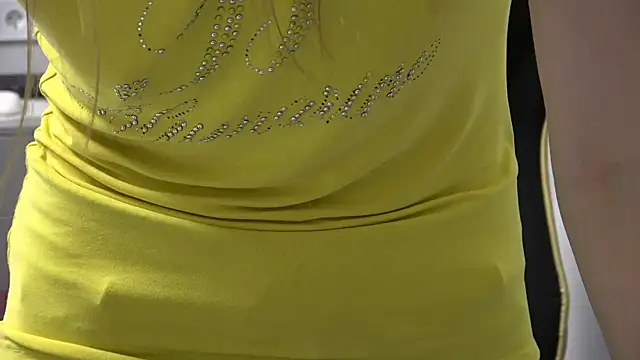 Snapshot of MiniSweetKt chatting on October 31, 2025, 9:54 am MiniSweetKt online show from October 31, 2025, 9:54 am