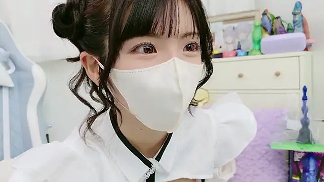 Snapshot of -minami- chatting on January 10, 2026, 12:07 pm -minami- online show from January 10, 2026, 12:07 pm