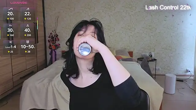 JulisSweet online show from April 10, 2026, 6:40 am