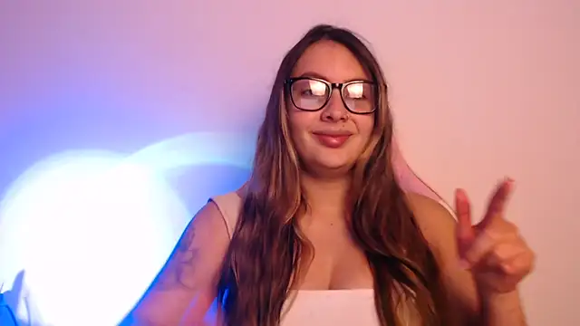 Snapshot of lalawhitte chatting on December 16, 2025, 10:26 pm lalawhitte online show from December 16, 2025, 10:26 pm