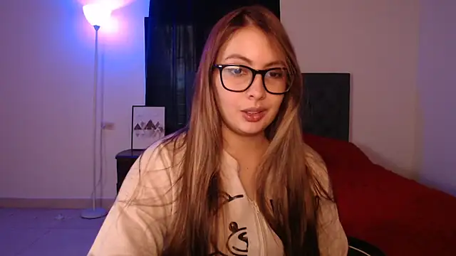 Snapshot of lalawhitte chatting on March 18, 2026, 5:05 pm lalawhitte online show from March 18, 2026, 5:05 pm