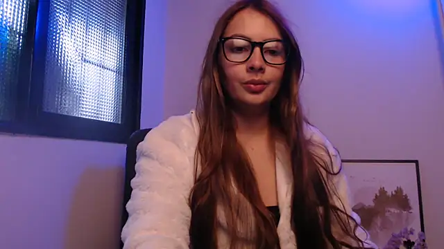 Snapshot of lalawhitte chatting on April 20, 2026, 11:35 am lalawhitte online show from April 20, 2026, 11:35 am