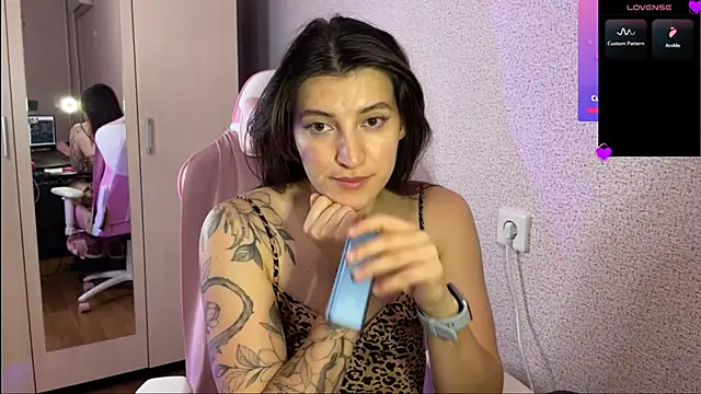 Snapshot of Katrin__kiss chatting on January 19, 2025, 8:51 pm Katrin kiss online show from January 19, 2025, 8:51 pm
