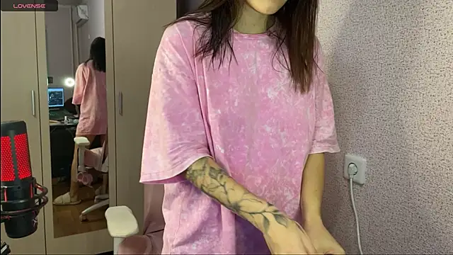 Snapshot of Katrin__kiss chatting on January 21, 2025, 5:41 pm Katrin kiss online show from January 21, 2025, 5:41 pm