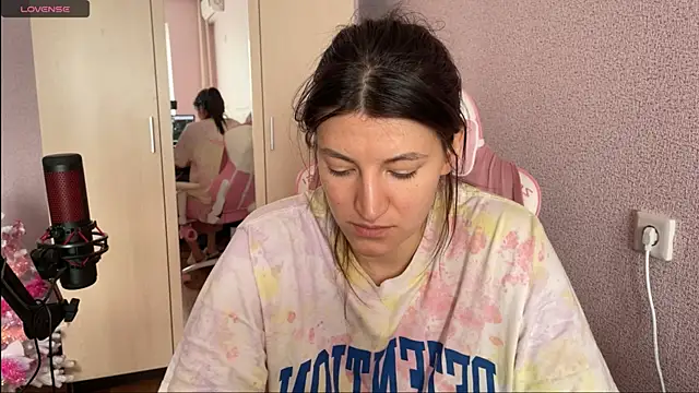 Snapshot of Katrin__kiss chatting on January 30, 2025, 8:54 am Katrin kiss online show from January 30, 2025, 8:54 am