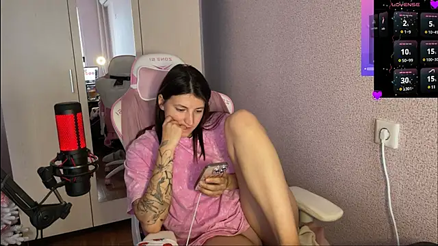Snapshot of Katrin__kiss chatting on January 31, 2025, 12:40 pm Katrin kiss online show from January 31, 2025, 12:40 pm