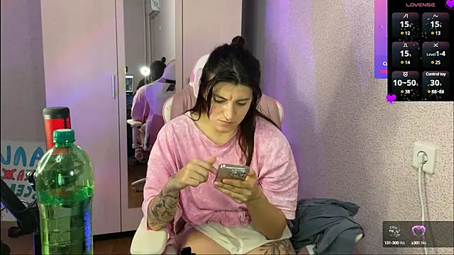 Snapshot of Katrin__kiss chatting on February 4, 2025, 7:33 pm Katrin kiss online show from February 4, 2025, 7:33 pm