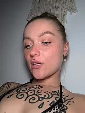 Goldloeckchen159 online show from July 7, 2026, 9:52 pm