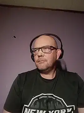 Snapshot of hairy_orbite chatting on October 19, 2025, 8:20 pm hairy orbite online show from October 19, 2025, 8:20 pm