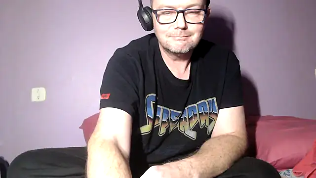 Snapshot of hairy_orbite chatting on December 15, 2025, 8:24 pm hairy orbite online show from December 15, 2025, 8:24 pm