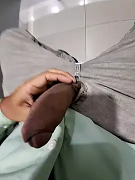 Snapshot of johny_69d@xh chatting on January 6, 2025, 11:29 am johny 69dxh online show from January 6, 2025, 11:29 am