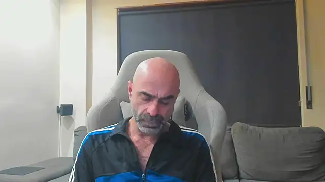 Snapshot of Bicopflirt chatting on February 10, 2026, 1:53 am Bicopflirt online show from February 10, 2026, 1:53 am