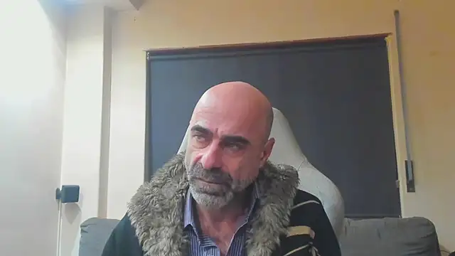 Snapshot of Bicopflirt chatting on February 12, 2026, 12:16 am Bicopflirt online show from February 12, 2026, 12:16 am