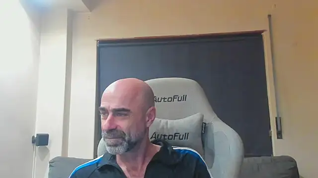 Snapshot of Bicopflirt chatting on February 17, 2026, 12:40 am Bicopflirt online show from February 17, 2026, 12:40 am