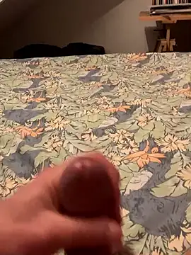 Snapshot of LivingLegend1978 chatting on December 21, 2025, 8:32 am LivingLegend1978 online show from December 21, 2025, 8:32 am