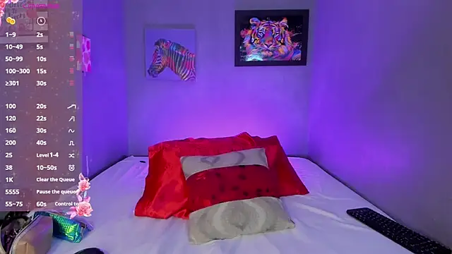 EmmaSmith06 online show from October 23, 2025, 5:12 pm