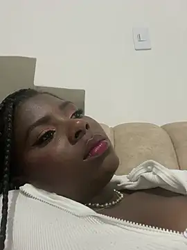 LoveQueen2 online show from February 6, 2025, 9:49 pm