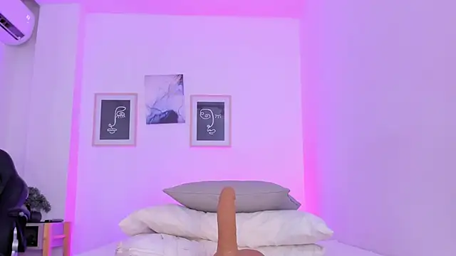 emelie 89 online show from March 14, 2025, 3:58 pm