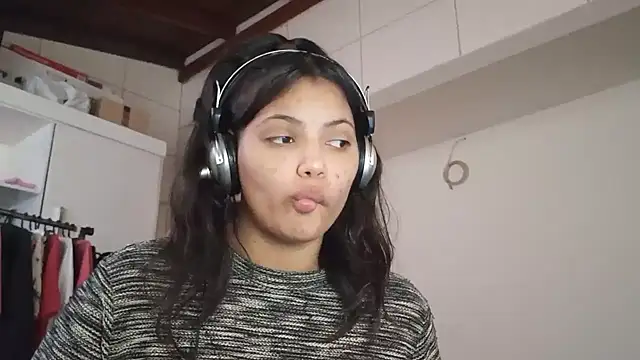 Snapshot of bombomepimenta chatting on October 13, 2025, 4:18 pm bombomepimenta online show from October 13, 2025, 4:18 pm